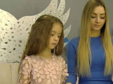 Як живе на Волині 7-річна дівчинка, яка вразила всю Україну знанням Біблії. ВІДЕО