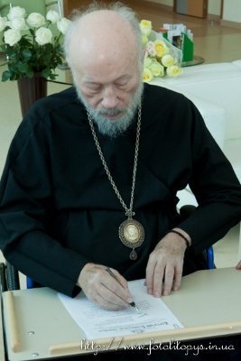 Ніфонт відвідав главу УПЦ у лікарні