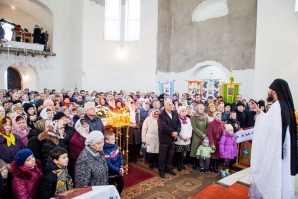 У Нововолинському храмі відбулась перша Літургія. ФОТО