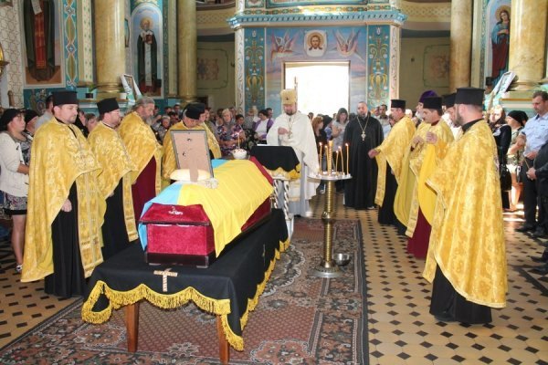 Поховали двох волинян, які загинули на Сході України. ФОТО