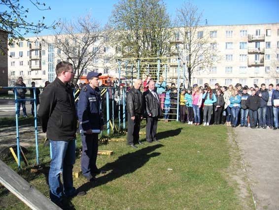 Ковельські рятувальники провели для ліцеїстів майстер-клас із цивільної оборони. ФОТО 