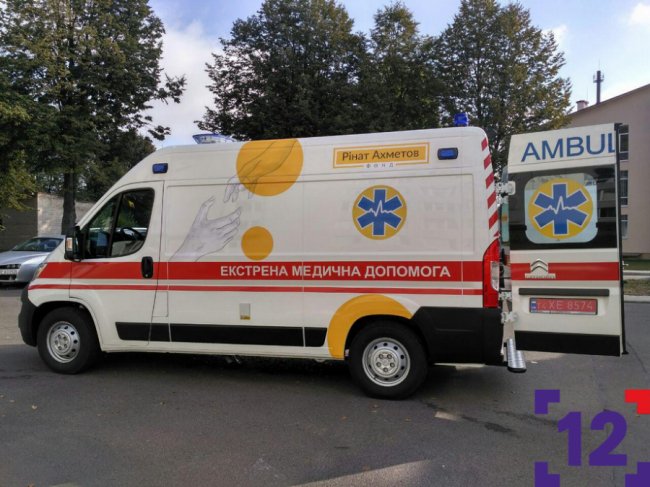 Луцька дитяча лікарня отримала новий реанімобіль. ФОТО