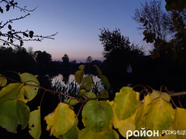 Місто на Волині восени: жовто-багряна краса. ФОТО