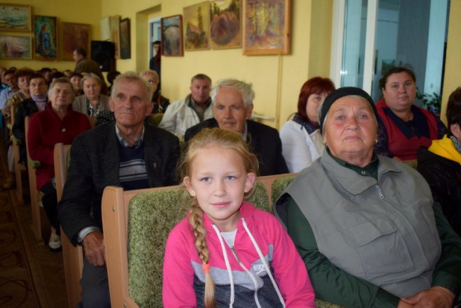 «Маємо вернути в життя дітей спорт», – Степан Івахів відкрив у Шацьку новий стадіон*