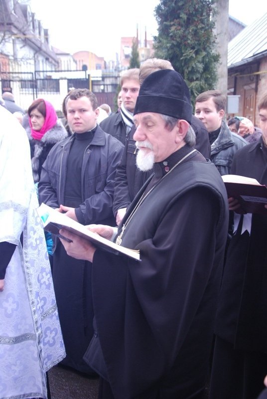У луцькій церкві святять воду. ФОТО