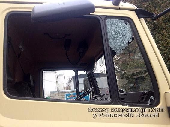 У Луцьку пограбували автомобілі з німецькою «гуманітаркою». ФОТО