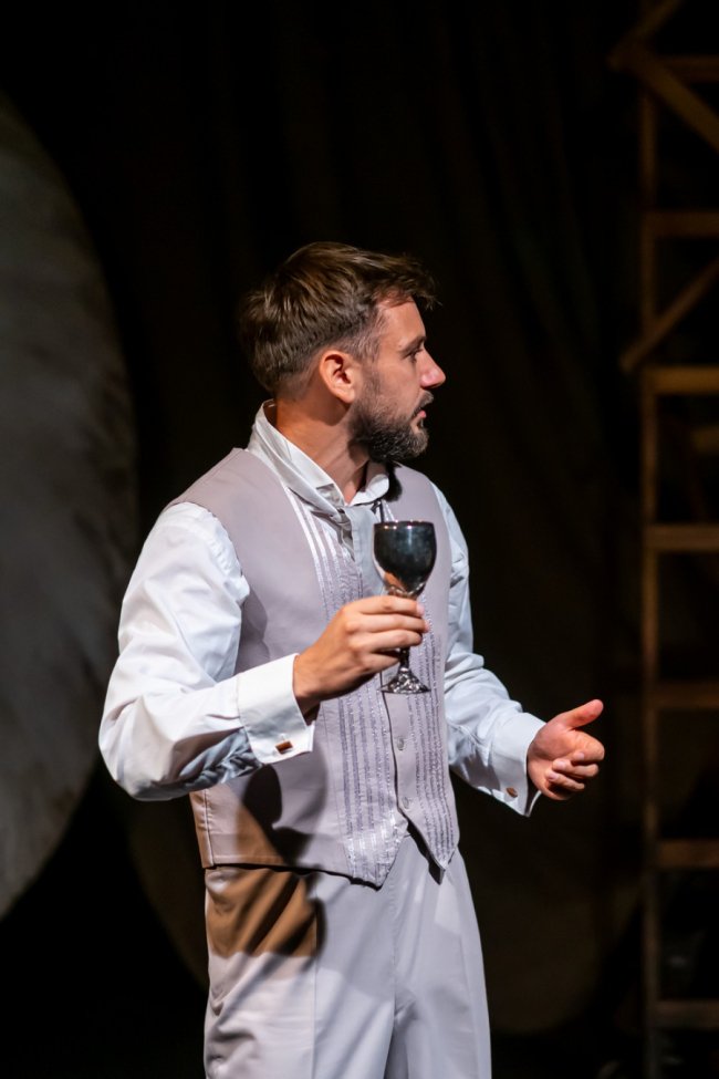 У драмтеатрі - вечір живого звуку на підтримку Збройних сил: чим дивуватимуть у Луцьку 22 – 25 січня