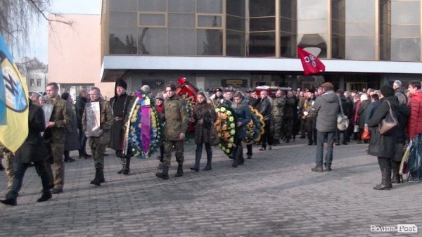 У Луцьку прощалися з бійцем «Азову». ФОТО