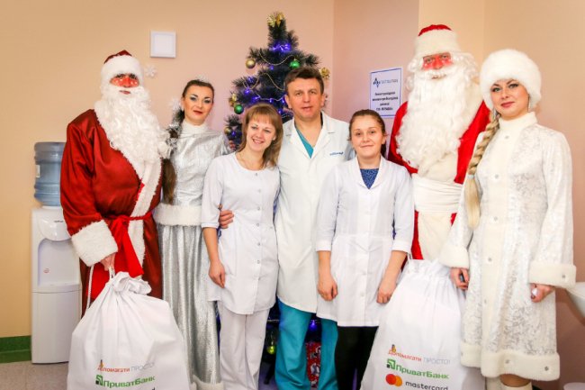 Клiєнти ПриватБанку влаштували свято для маленьких пацiєнтiв лікарень*