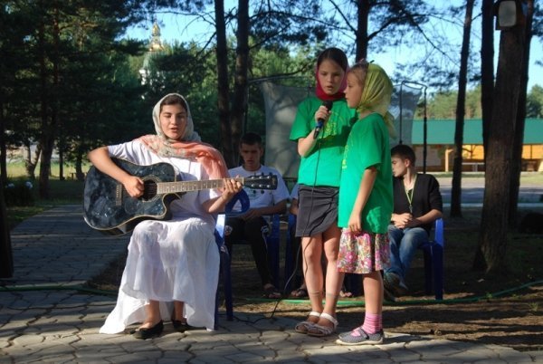  Як діти відпочивають у християнському таборі. ФОТО. ВІДЕО