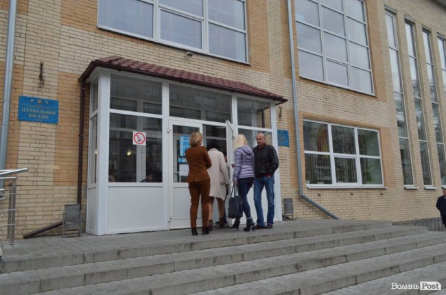 Луцькі депутати сходили в басейн і сауну. ФОТО