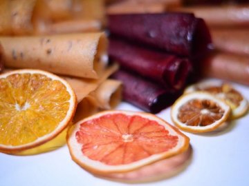 Домашню пастилу, яку виготовляє волинянка, смакують не лише в Україні, а й за кордоном. ФОТО