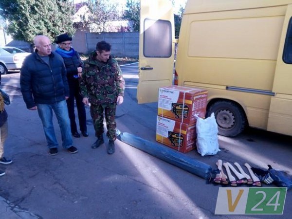 Луцькі дітлахи зібрали чималу передачу для бійців. ФОТО