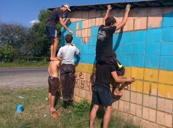 На Волині розфарбували ще одну зупинку. ФОТО