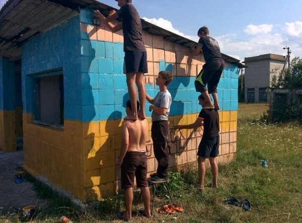 На Волині розфарбували ще одну зупинку. ФОТО