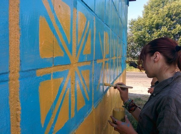 На Волині розфарбували ще одну зупинку. ФОТО