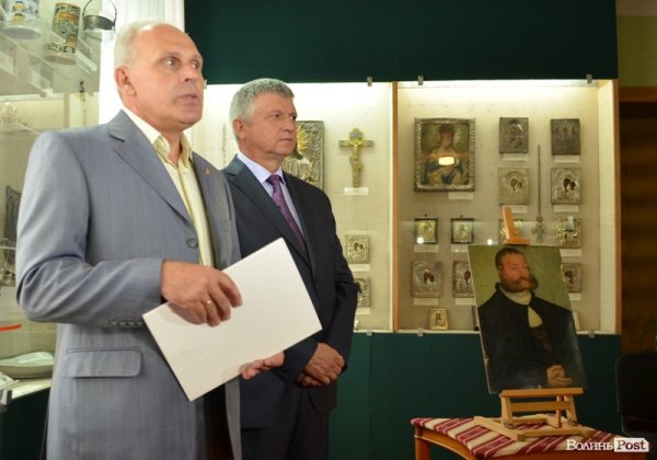 Луцьким музейникам передали картину за 2,5 мільйона євро