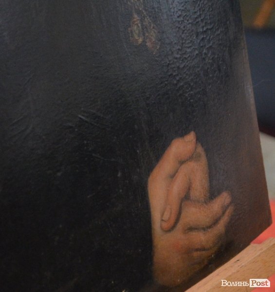 Луцьким музейникам передали картину за 2,5 мільйона євро