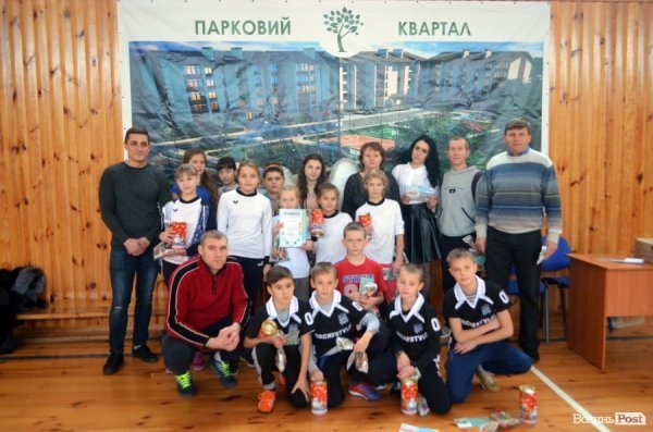 Бігали, раділи, вболівали: у Ковелі школярі змагалися на святкових «Веселих стартах»