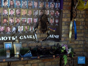 Невідомі спалили стенд Небесної Сотні на Волині