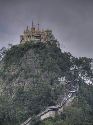 Найбільш недоступні унікальні монастирі світу. ФОТО