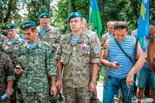 У Луцьку вшанували десантників. ФОТО
