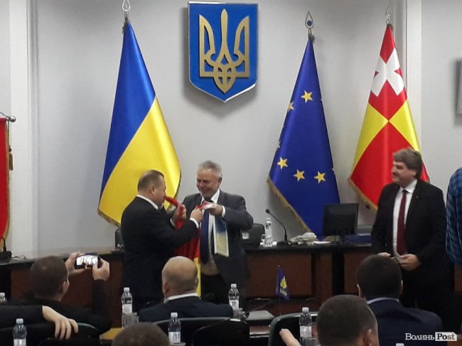 Луцьк нагородив грамотами німецьких політиків. ФОТО