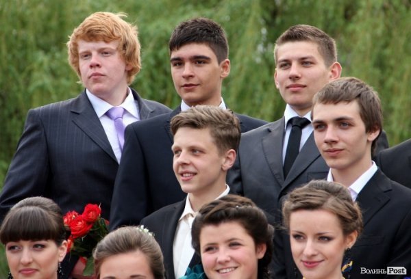 Луцьк відгуляв шкільні випускні. ФОТО