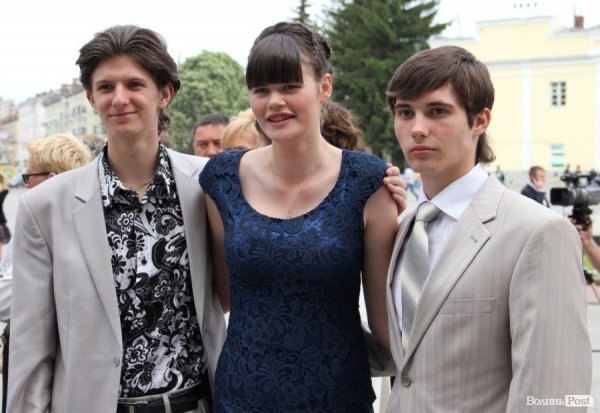 Луцьк відгуляв шкільні випускні. ФОТО