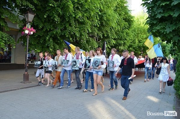 У Луцьку – марш вишиванок. ФОТО