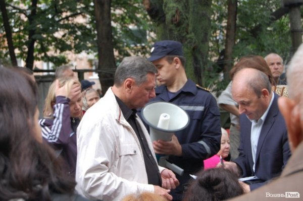 Обвал будинку в Луцьку. ФОТО