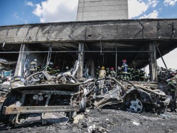 У Вінниці рятувальники завершили розбирати завали на місці ракетного удару