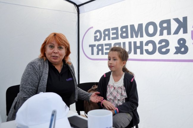 «Набираємо обертів»: чому працівники «Кромберг енд Шуберт Україна Лу» вийшли у центр Луцька з наметом*