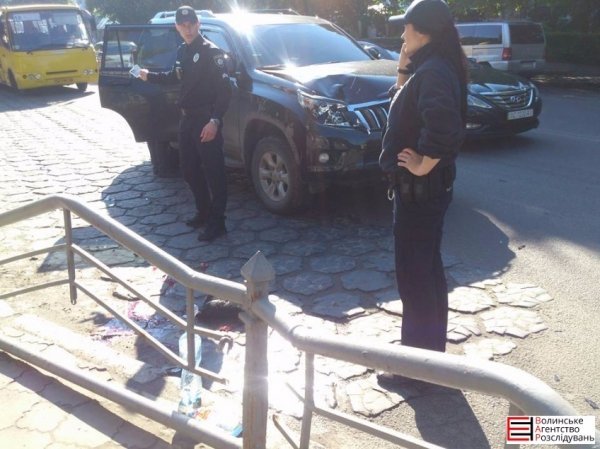 На Перемоги «Тойота» збила людину. ФОТО