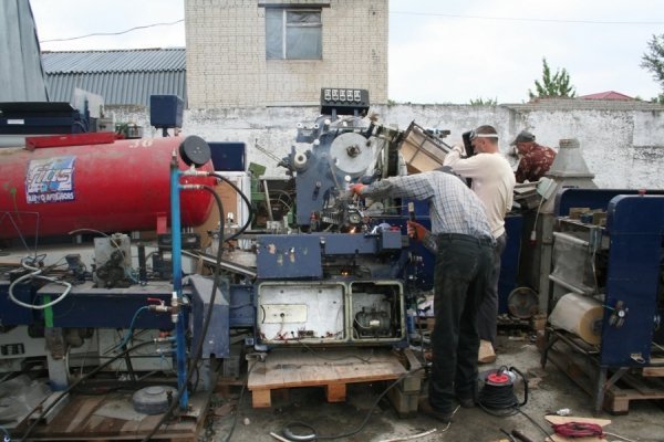 На Волині знищили обладнання, яким «штампували» підпільні цигарки. ФОТО