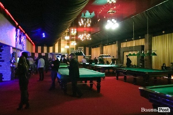 У Луцьку відкрили оновлений клуб «ХХІ століття». ФОТО