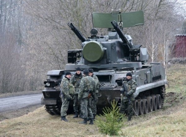 «Буде військо - буде Україна!»: військові обживаються в полі. ФОТО