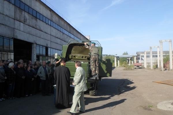 Із Ковеля в зону АТО відправили бронемашину. ФОТО