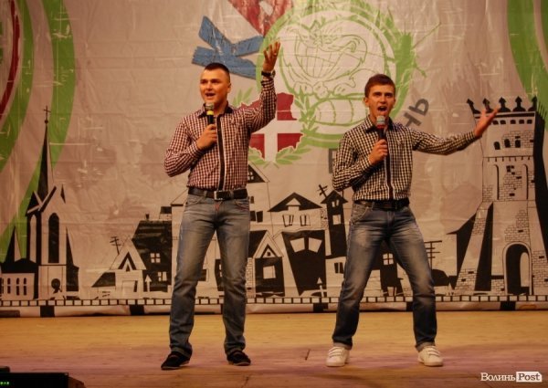 У Луцьку на КВНі із заступника луцького мера «зняли» джинси. ФОТО