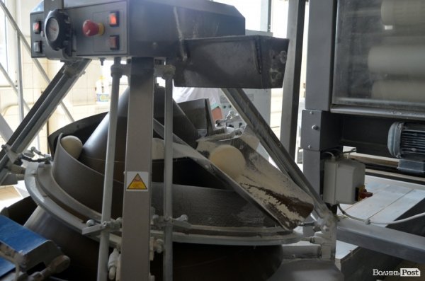 Як у Луцьку печуть хліб. ФОТО