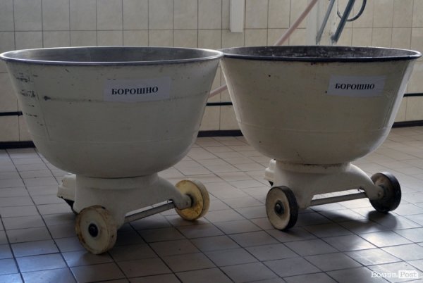 Як у Луцьку печуть хліб. ФОТО