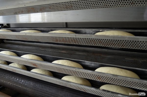 Як у Луцьку печуть хліб. ФОТО