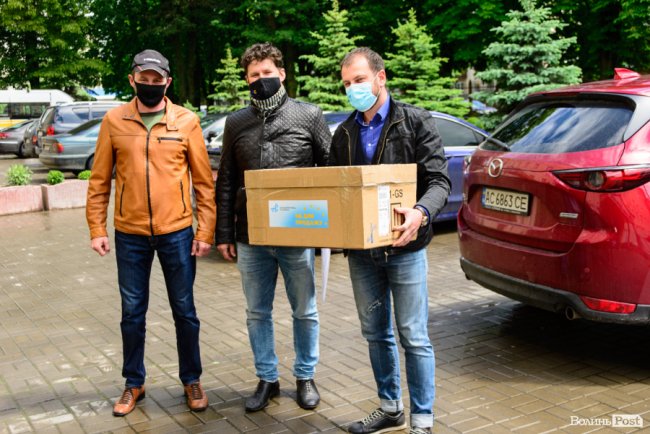 Дві волинські лікарні отримали 1400 швейцарських ІФА-тестів, що визначають антитіла до COVID-19. ФОТО