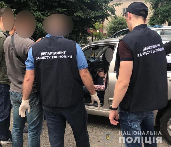 Заступника мера Володимира, якого впіймали на хабарі, взяли під домашній арешт