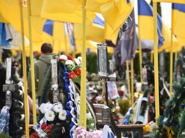 На війні загинули щонайменше 30 тисяч українських захисників, – «Книга пам'яті»