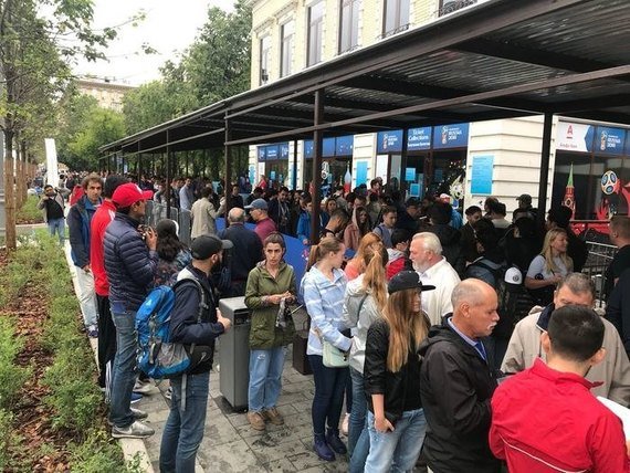 Футбольний «рагулізм»: у мережі висміяли підготовку Росії до чемпіонату світу. ФОТО. ВІДЕО