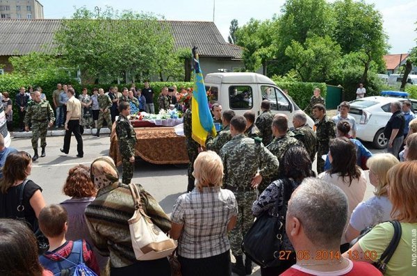 Поховали загиблого під Волновахою нововолинця. ФОТО. ВІДЕО