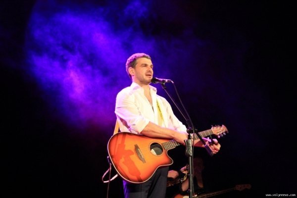 Фото концерту Арсена Мірзояна в Луцьку