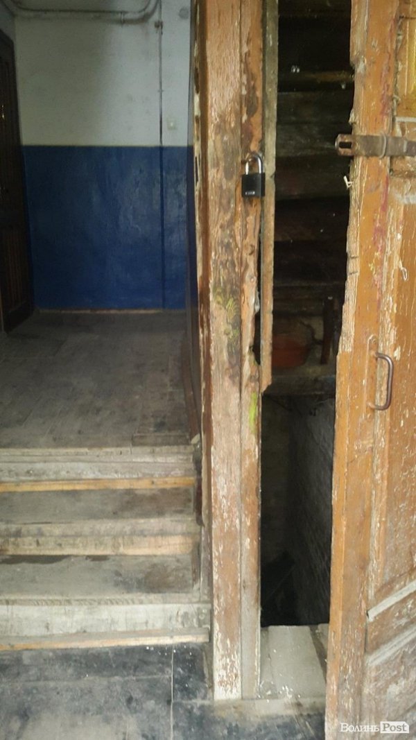 Останні дні сумнозвісного «нужника» на Київському майдані.ФОТО