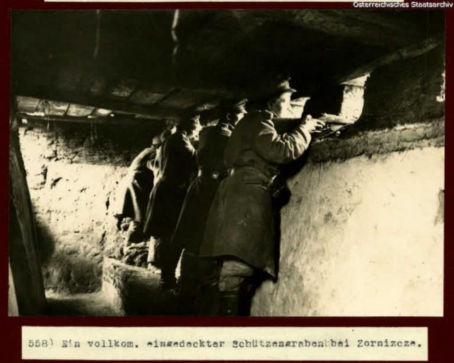 Австрійські солдати в селі на Волині 100 років тому. РЕТРОФОТО